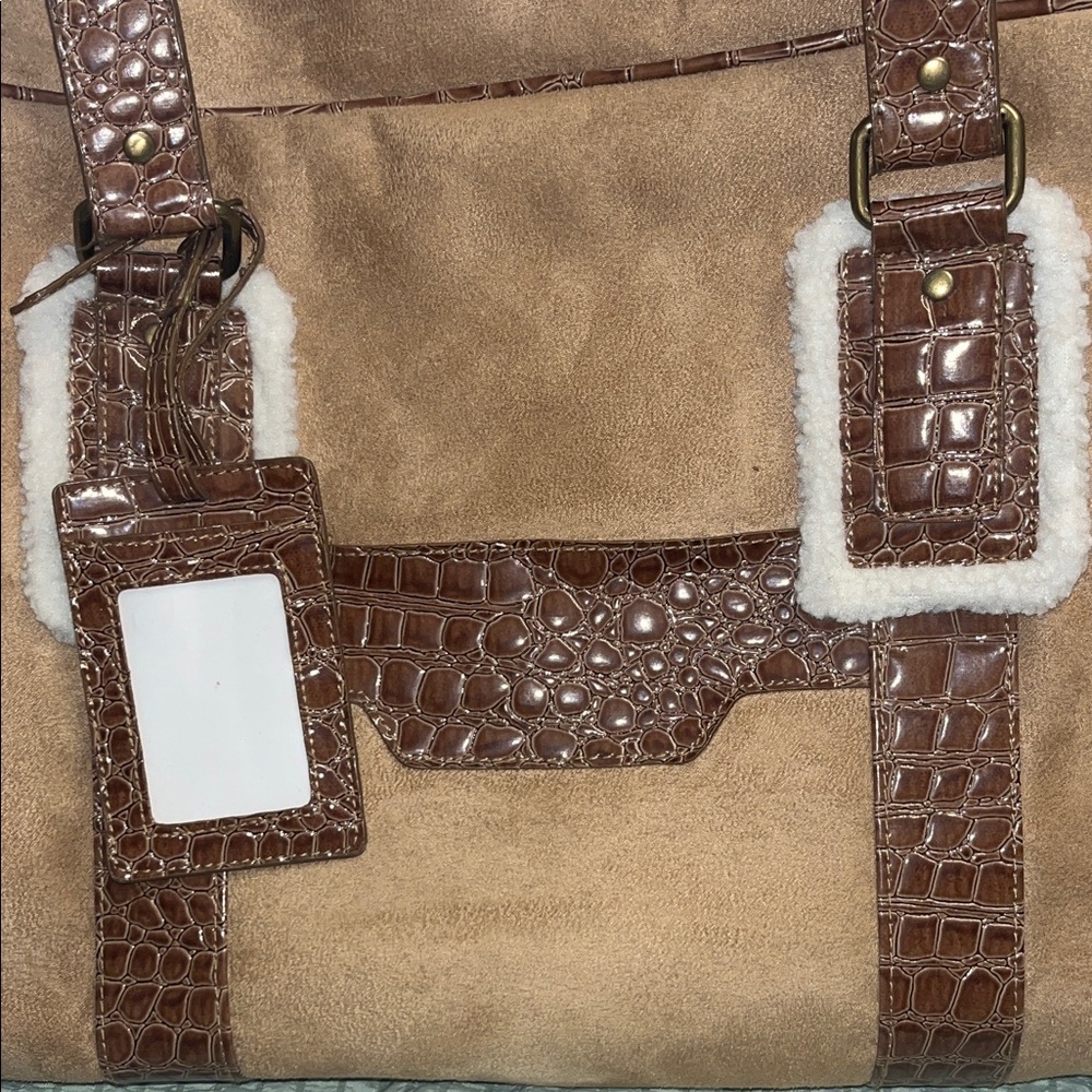 Bath & Body Works Sherpa & Faux Suede Weekender Bag - Picture 5 of 13
